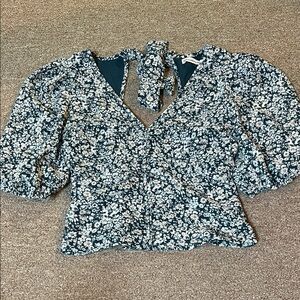 Abercrombie & Fitch White and Blue Tie Back Puffed Blouse
